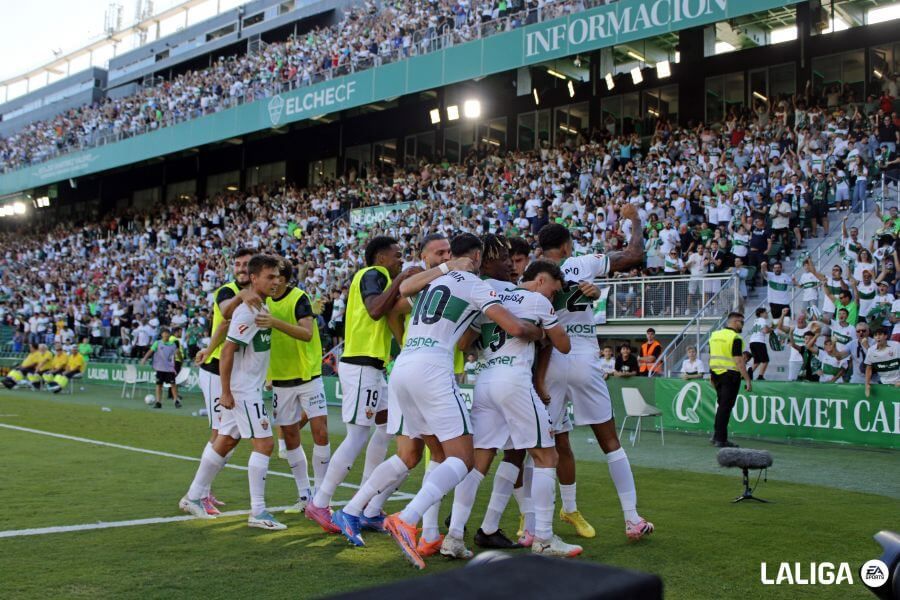  Los jugadores del Elche celebran un gol esta temporada.