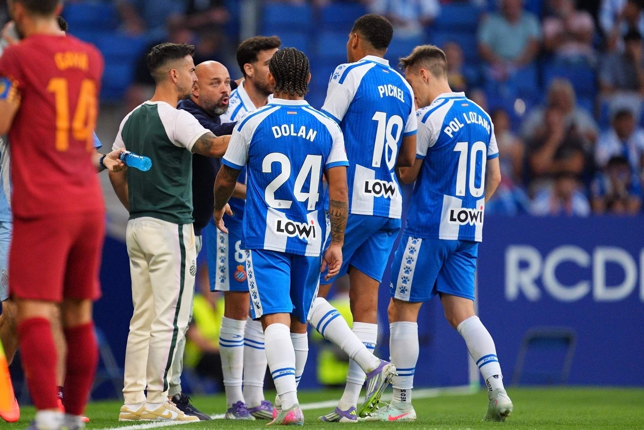  Manolo González da instrucciones durante el Espanyol-Valencia.
