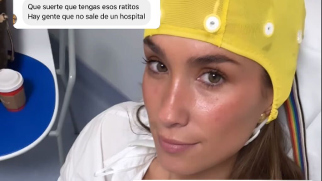 María Pombo realizándose una prueba por su EM