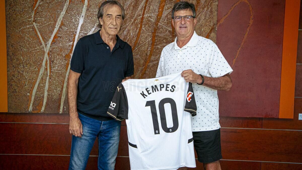 Mario Alberto Kempes con el 10