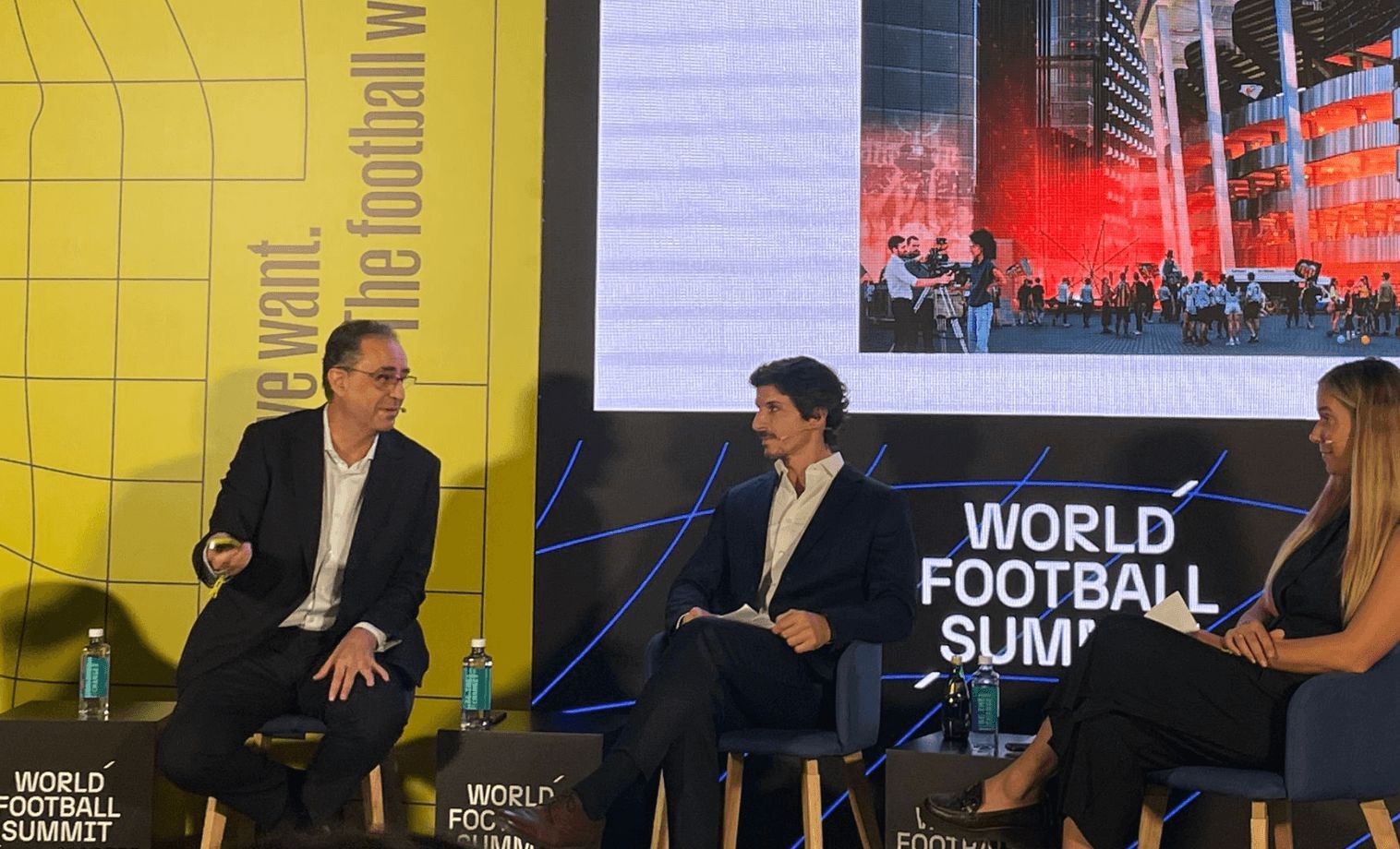 Salva Alonso, izquierdda, en el World Football Summit