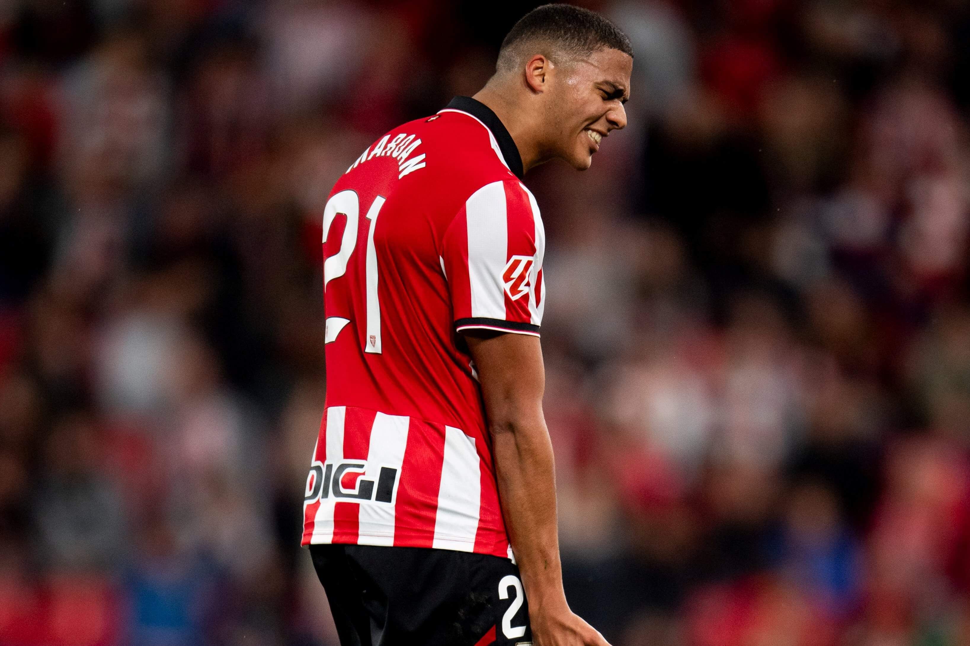 Gesto de garra de Maroan Sannadi en un partido en San Mamés.