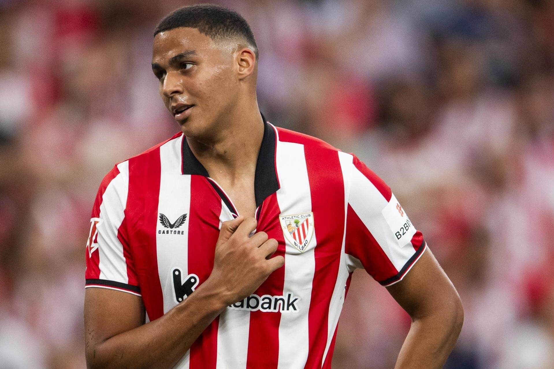  Protesta de Maroan Sannadi en el derbi ante el Deportivo Alavés en San Mamés.