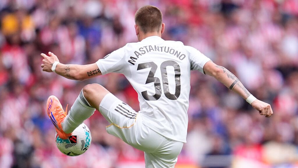 Franco Mastantuono durante un partido con el Real Madrid (Fuente: Europa Press)