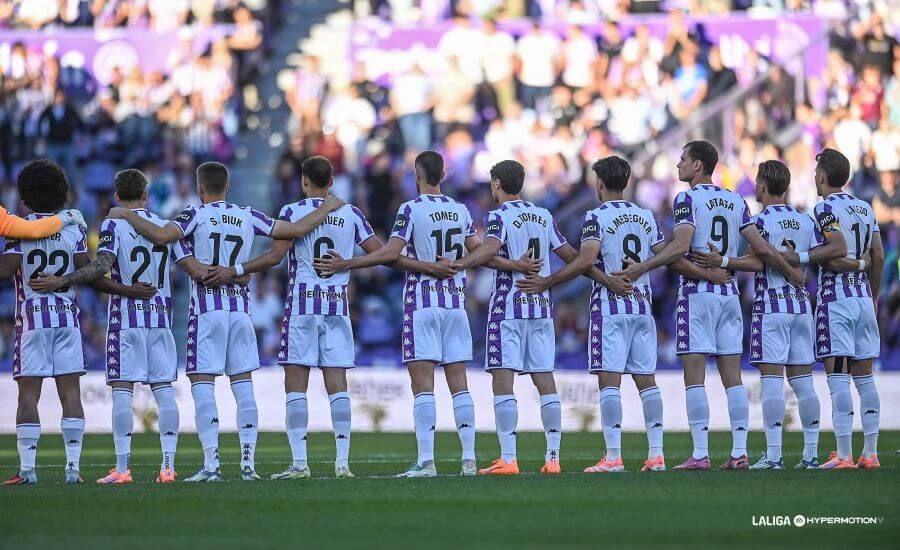 Minuto de silencio por Edú Manga en Zorrilla.