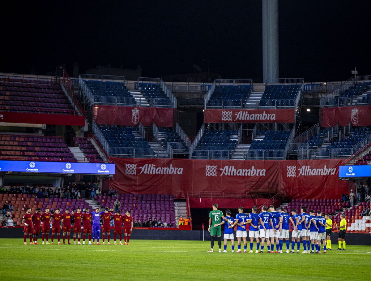 Minuto de silencio y brazaletes negros por José Manuel Ochotorena