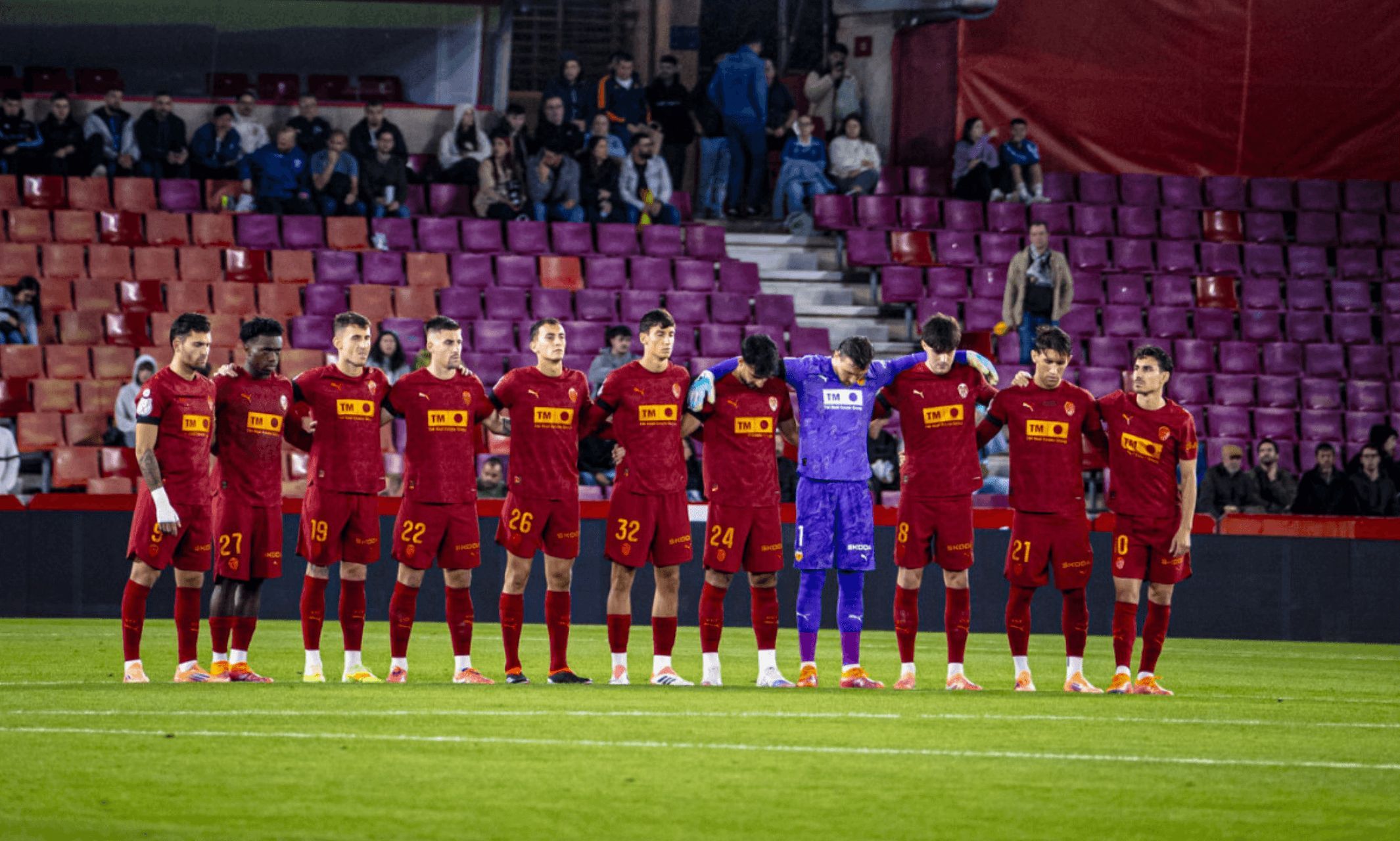  Minuto de silencio y brazaletes negros por José Manuel Ochotorena