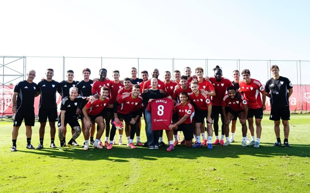 Detalle para Pan Teixeira este jueves en el entrenamiento del Sevilla.