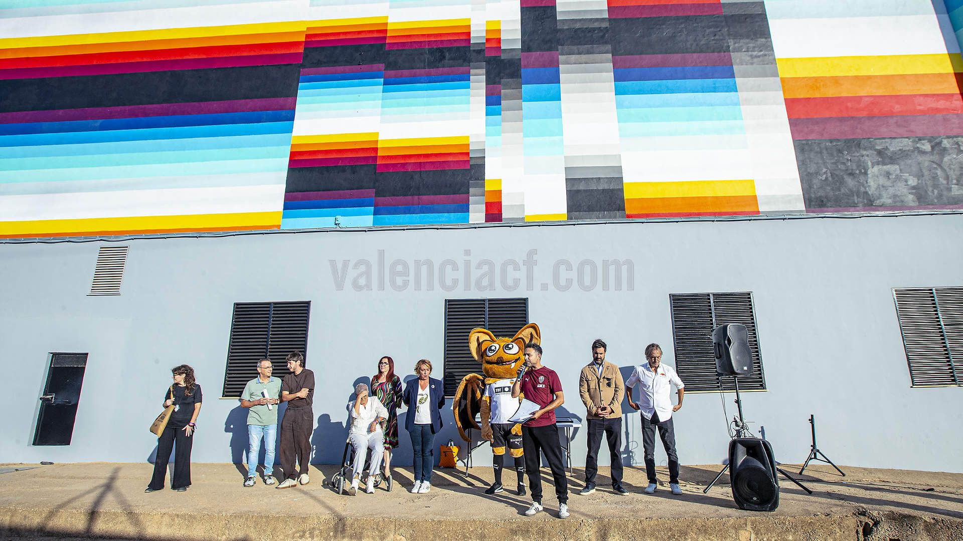 Mural de Felipe Pantone por la DANA en Benetússer