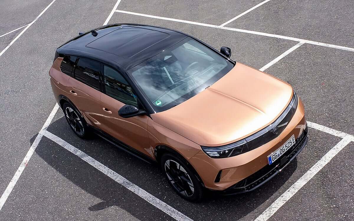  Opel Grandland Electric Long Range.