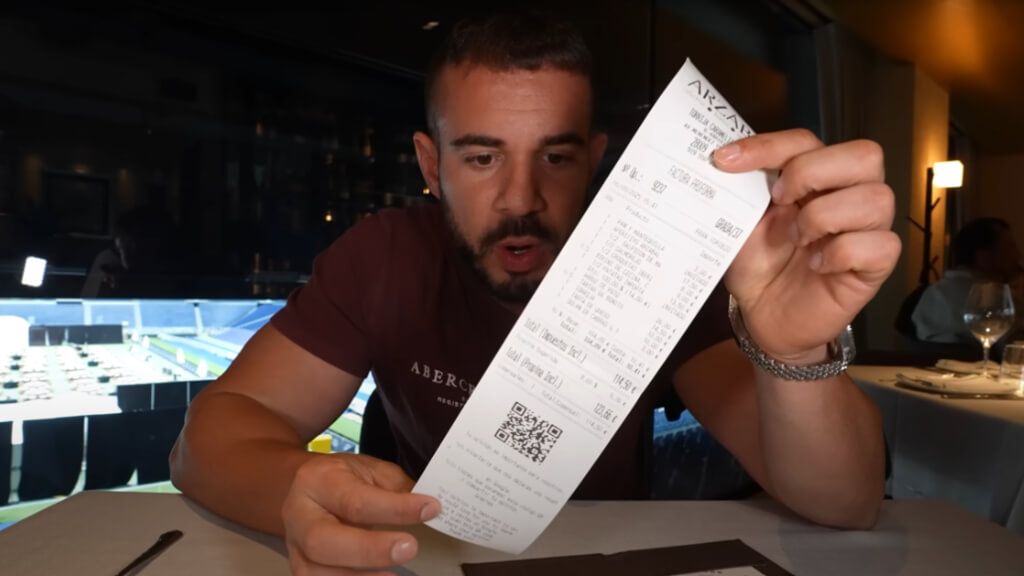  Cenando con Pablo mostrando la cuenta del restaurante del Bernabéu (Fuente: Cenando con Pablo)