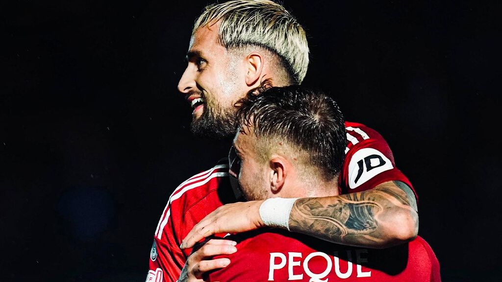 Januzaj y Peque, celebrando un gol ante el Toledo.