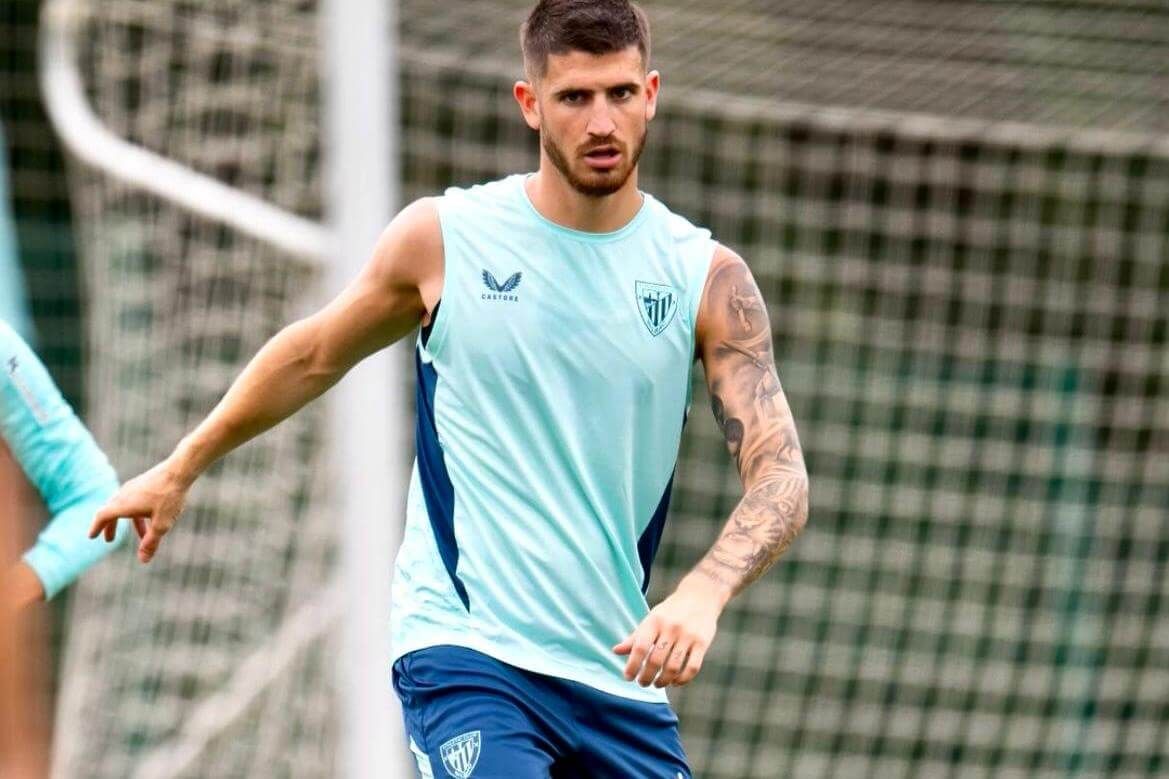 El navarro Oihan Sancet se ejercita en esta temporada en Lezama.