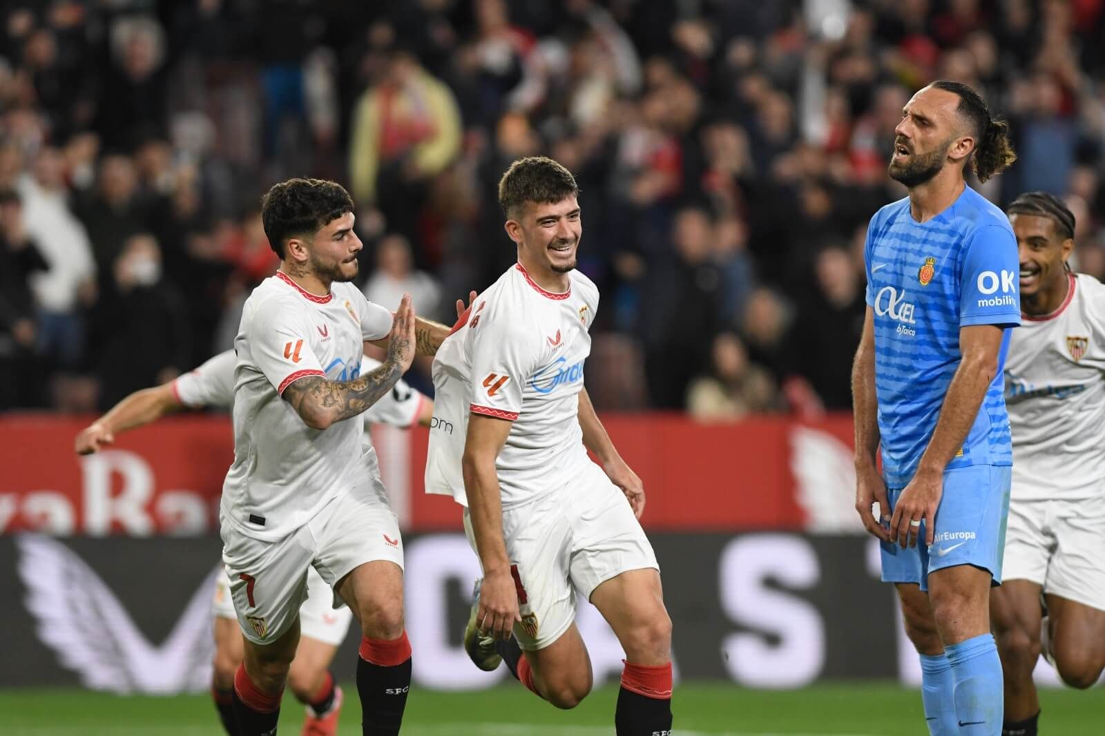Kike Salas celebra su gol en el Sevilla-Mallorca.