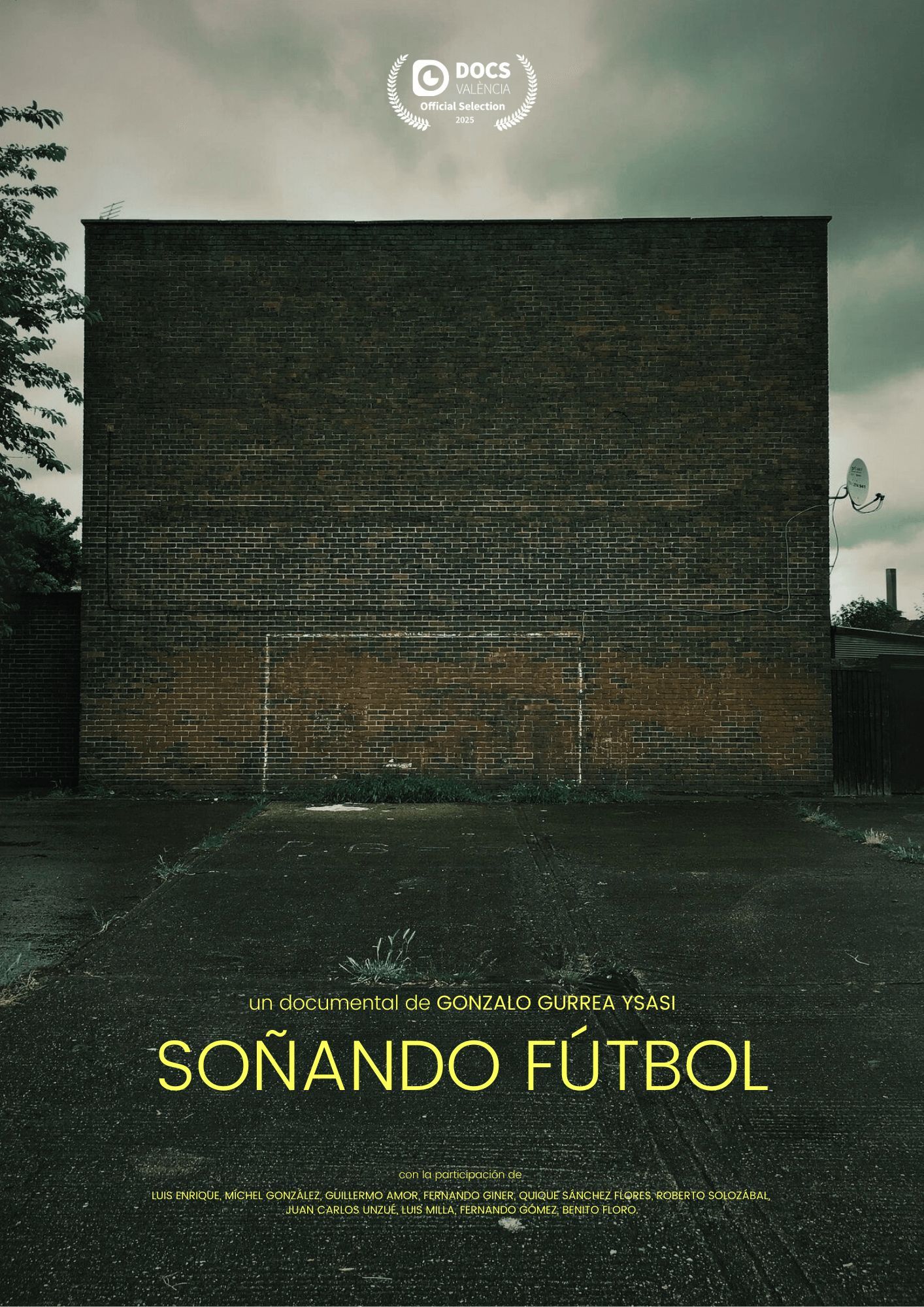  El cartel del documental "Soñando fútbol"