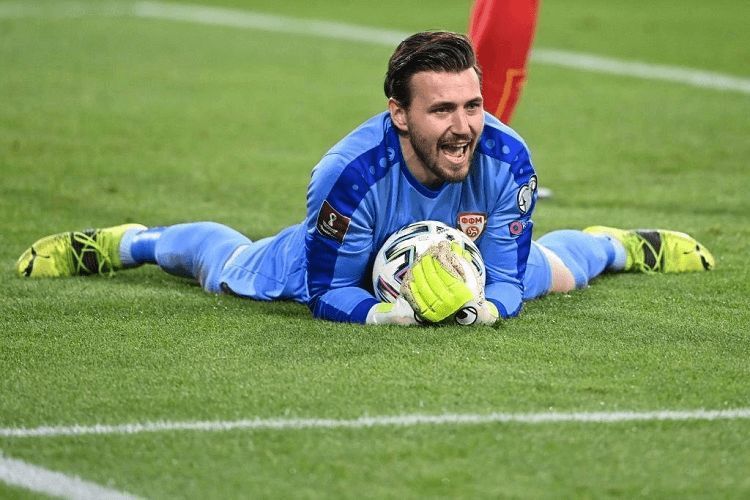  Stole Dimitrievski con Macedonia