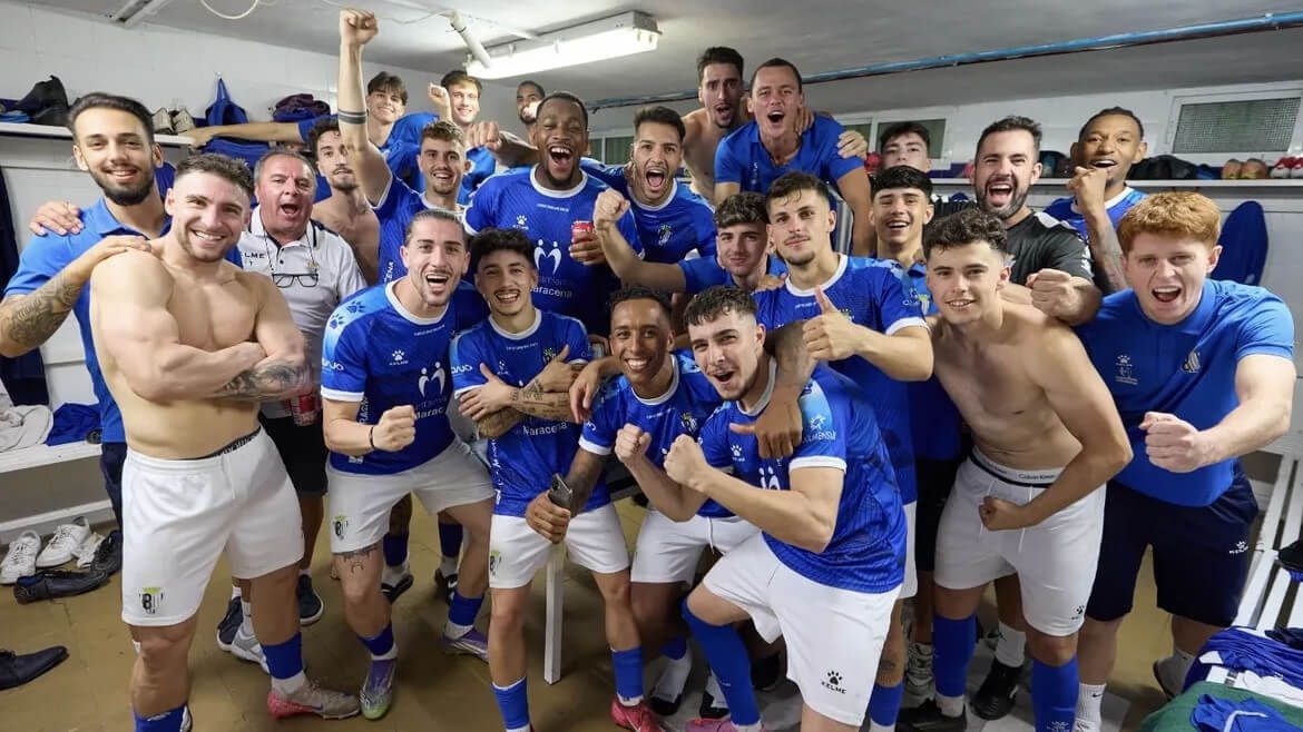 Una imagen de la UD Maracena tras clasificarse