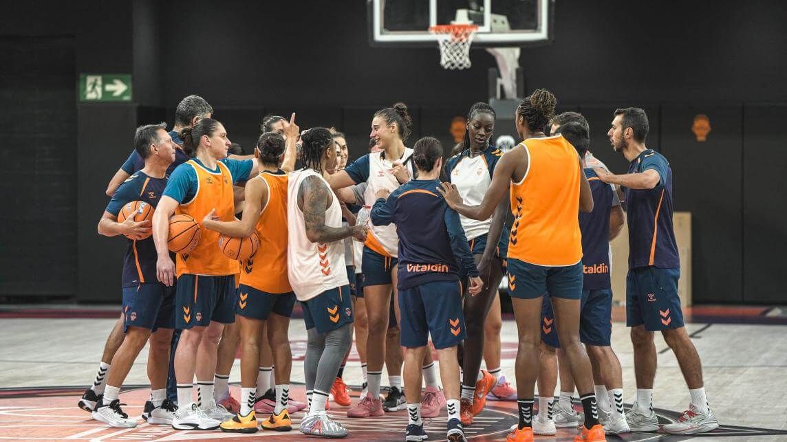 Valencia Basket Femenino se estrena en el Roig Arena ante IDK Euskotren