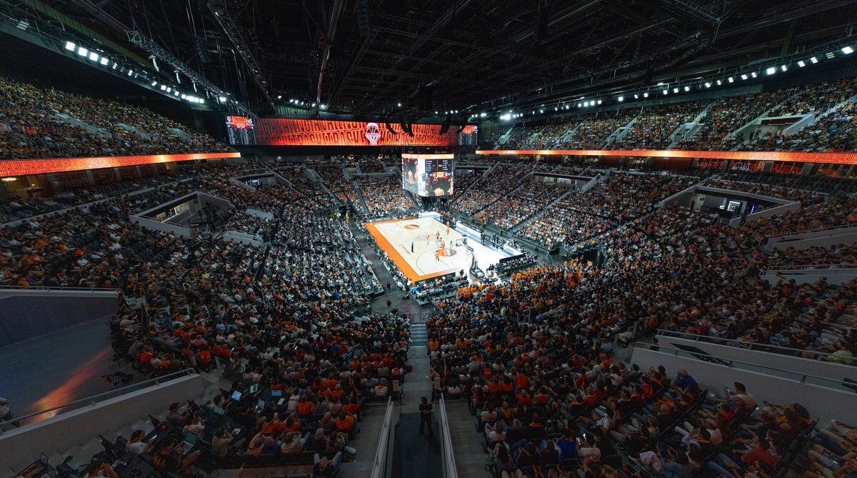 Valencia Basket inaugura a lo grande el Roig Arena con victoria ante la Virtus (103-94)