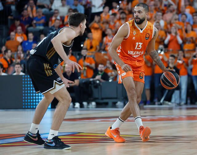  Valencia Basket sufre pero doblega al Dubai Basket