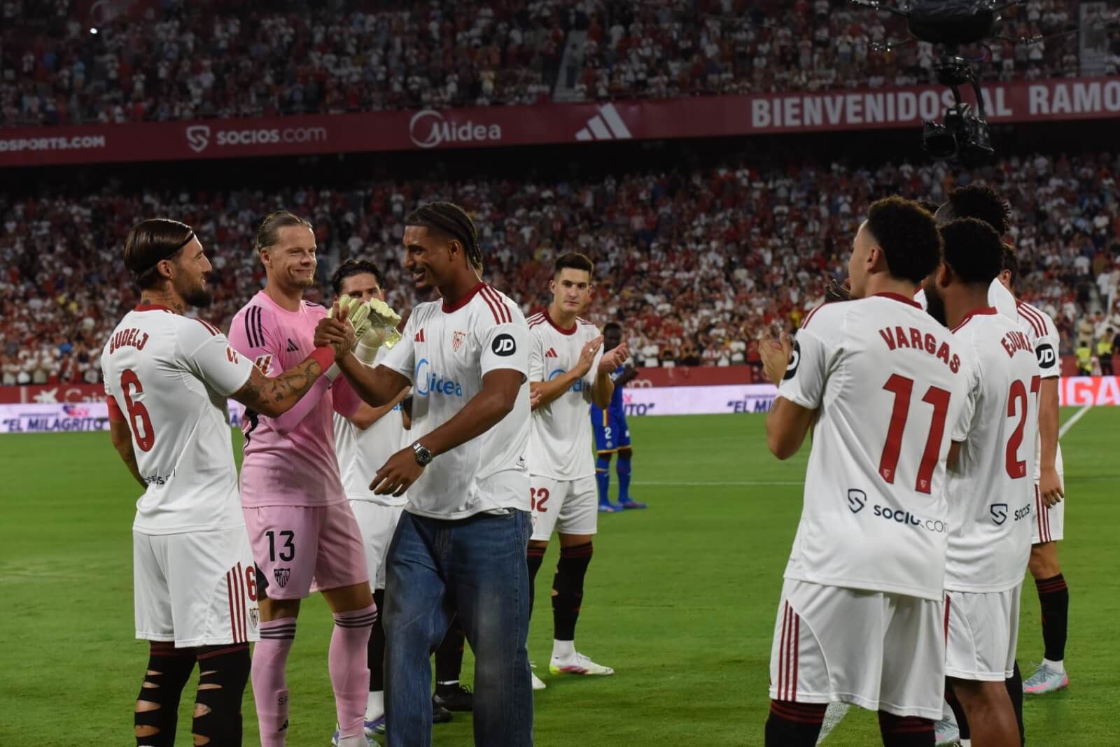 La despedida de Badé del Sevilla