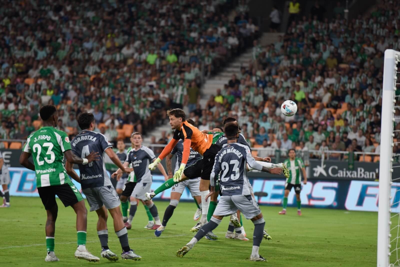  Error de Álex Remiro y gol del Betis a la Real Sociedad.