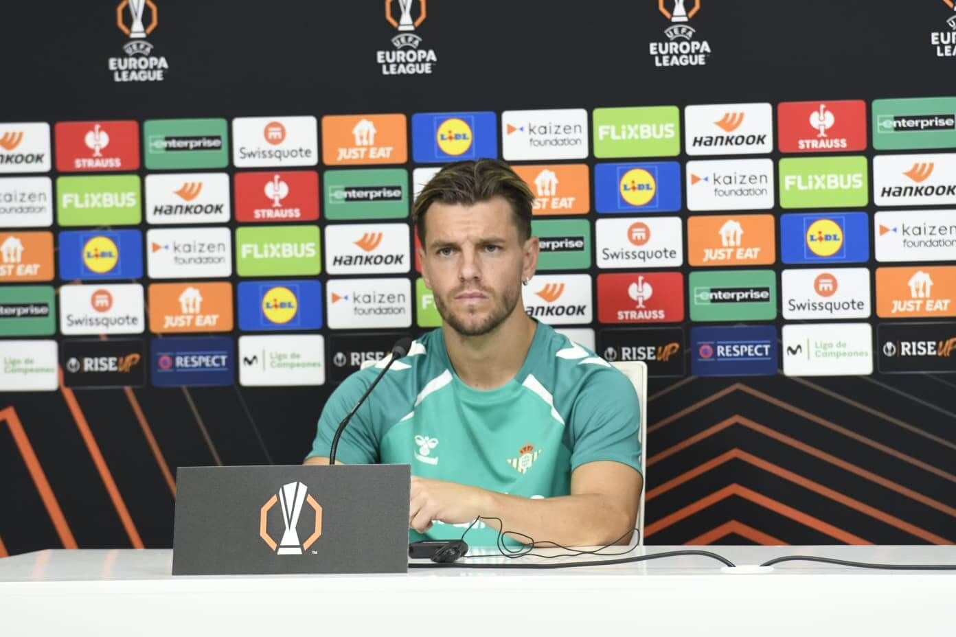  Lo Celso, en rueda de prensa del Real Betis (FOTO: Kiko Hurtado).