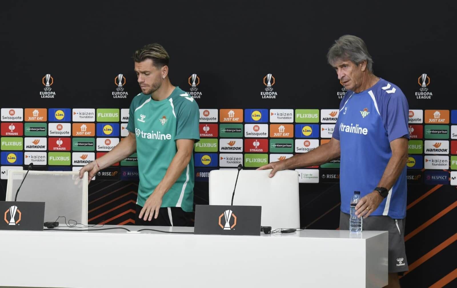  Lo Celso y Manuel Pellegrini, en rueda de prensa del Real Betis (FOTO: Kiko Hurtado).
