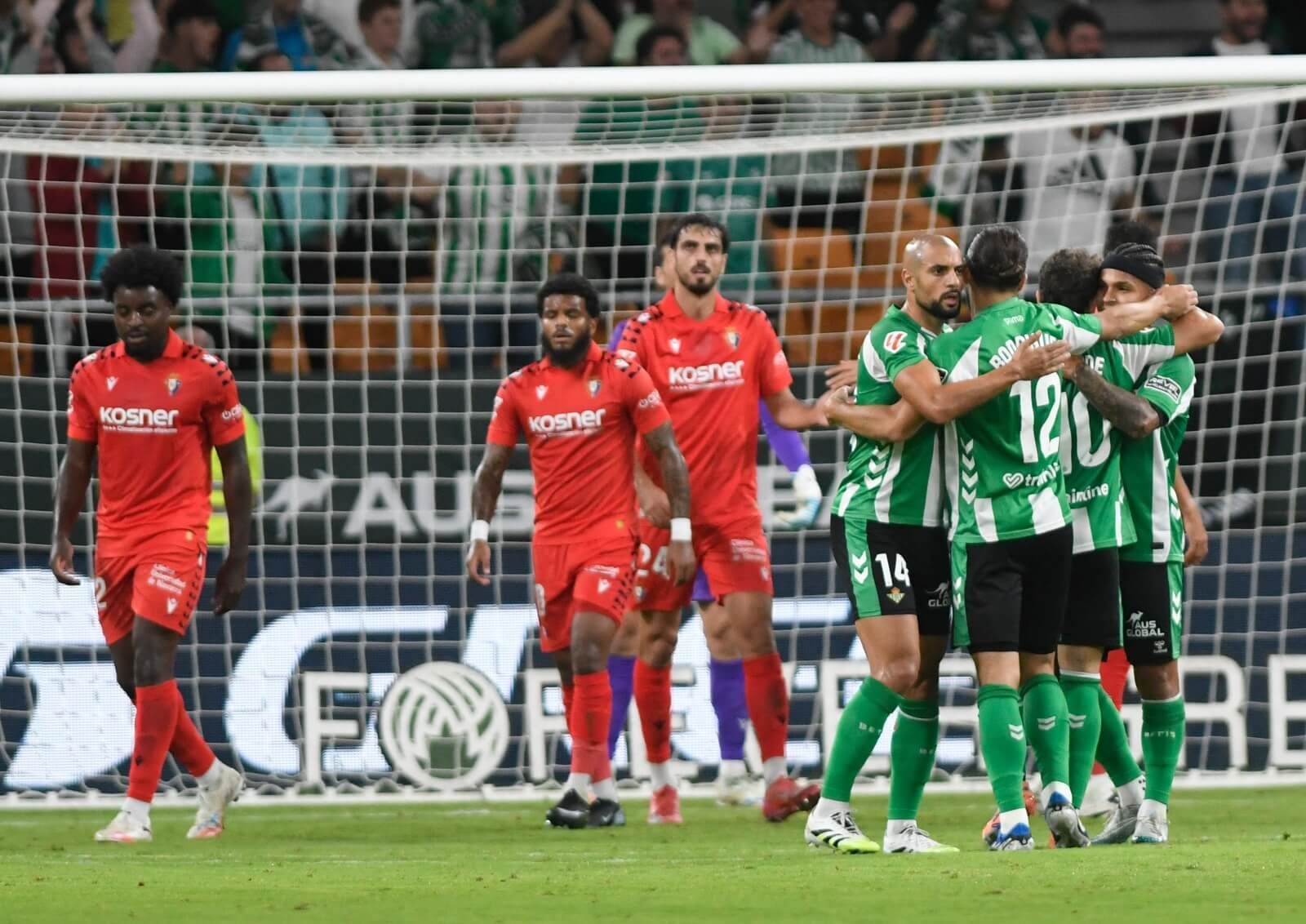 La celebración del gol de Ez Abde contra Osasuna