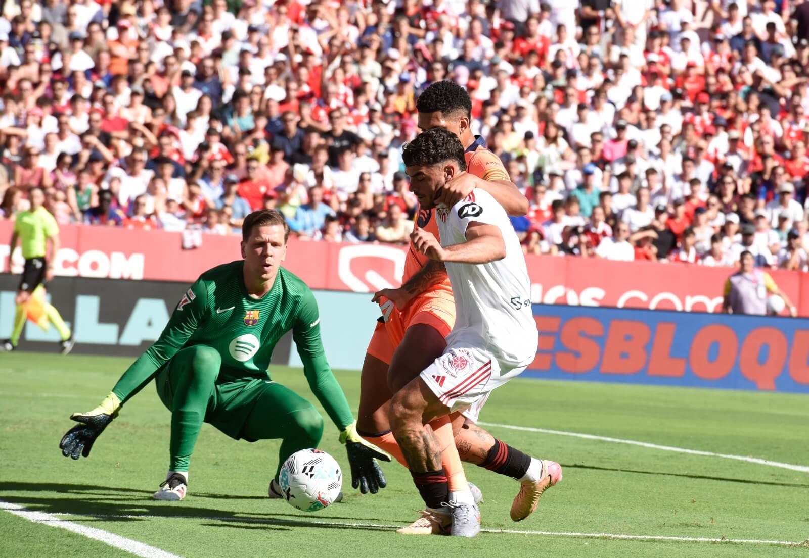  La acción del penalti a Isaac Romero