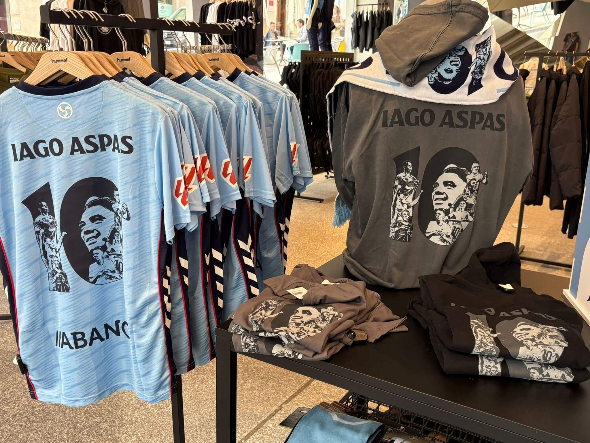  Camisetas homenaje a Iago Aspas.