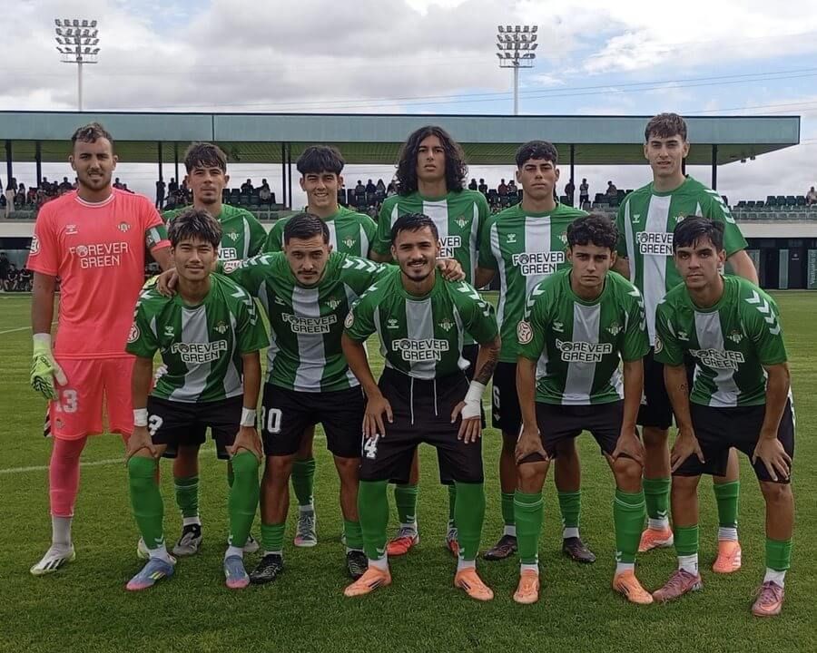  Juan Rodríguez, arriba a la derecha, con el Betis Juvenil.