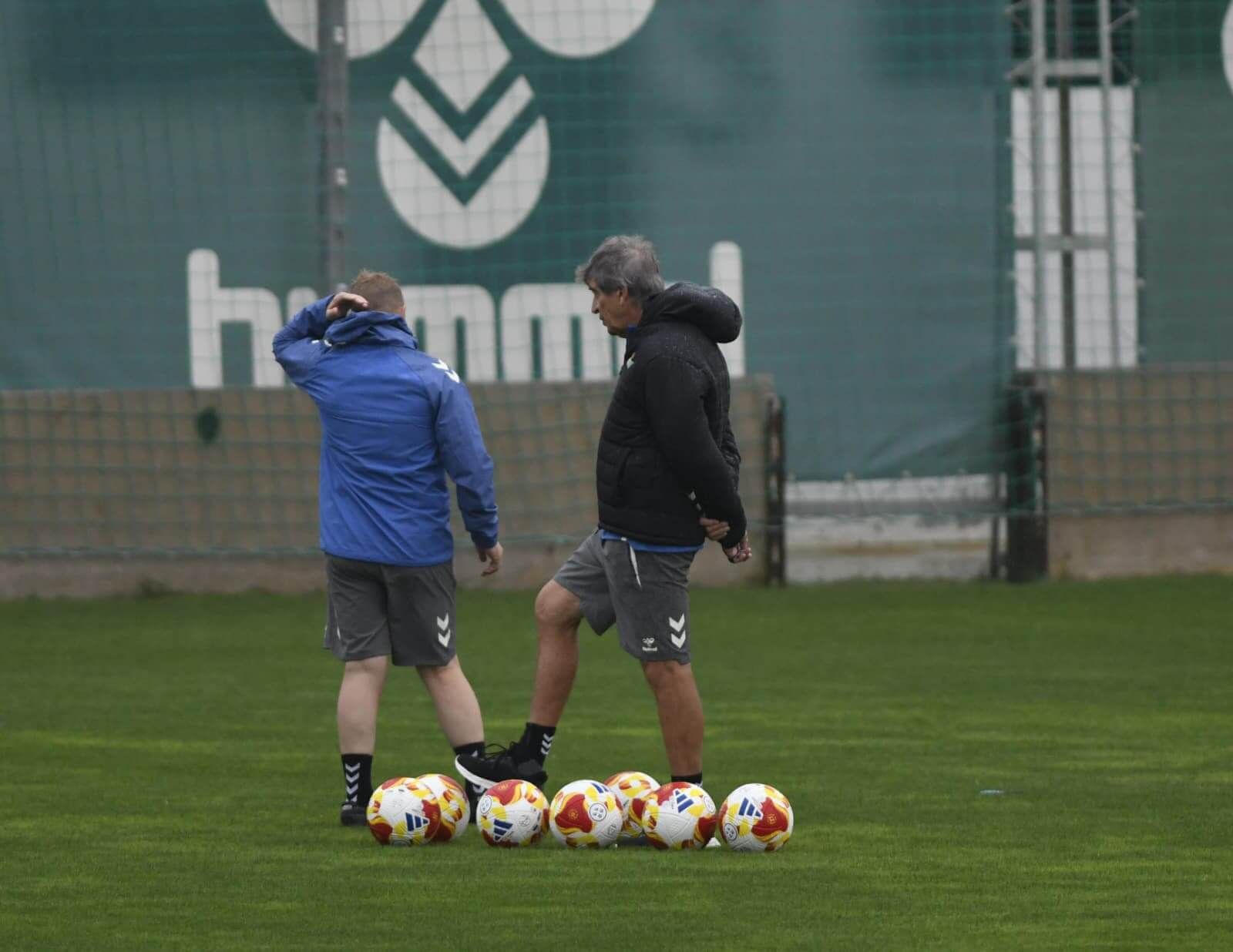  Imagen del entrenamiento de este miércoles bajo la lluvia