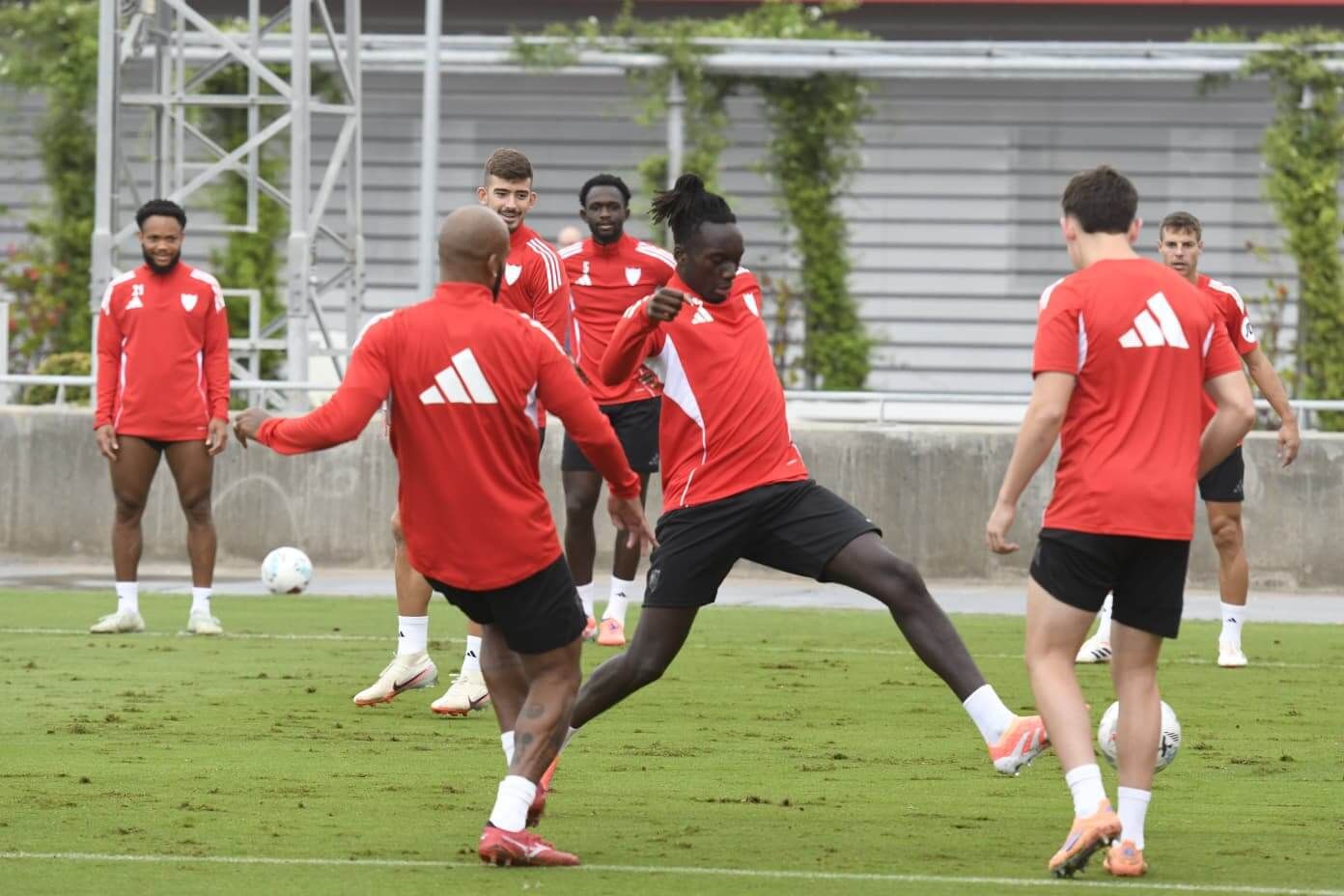  Batista Mendy, en el rondo.