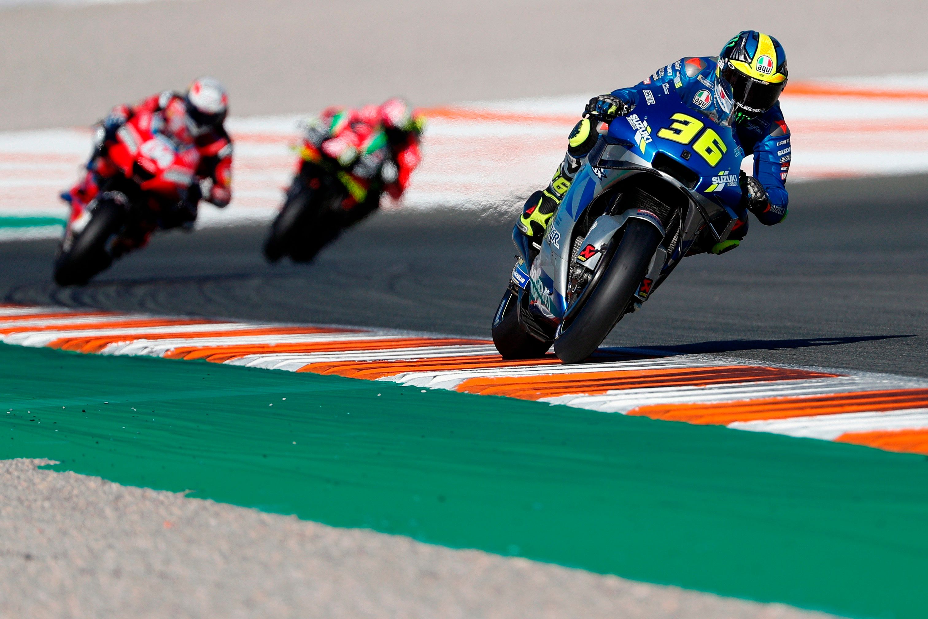  Joan Mir, durante el GP de Valencia (FOTO: EFE).
