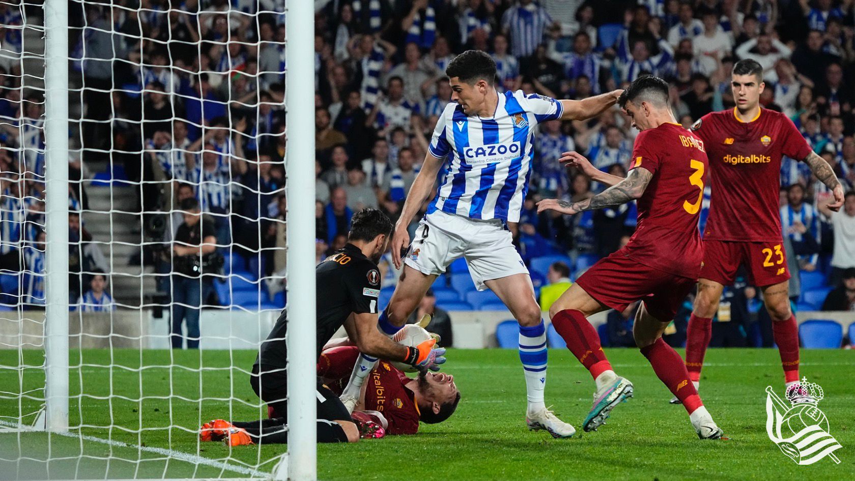 Carlos Fernández fue expulsado ante la Roma.