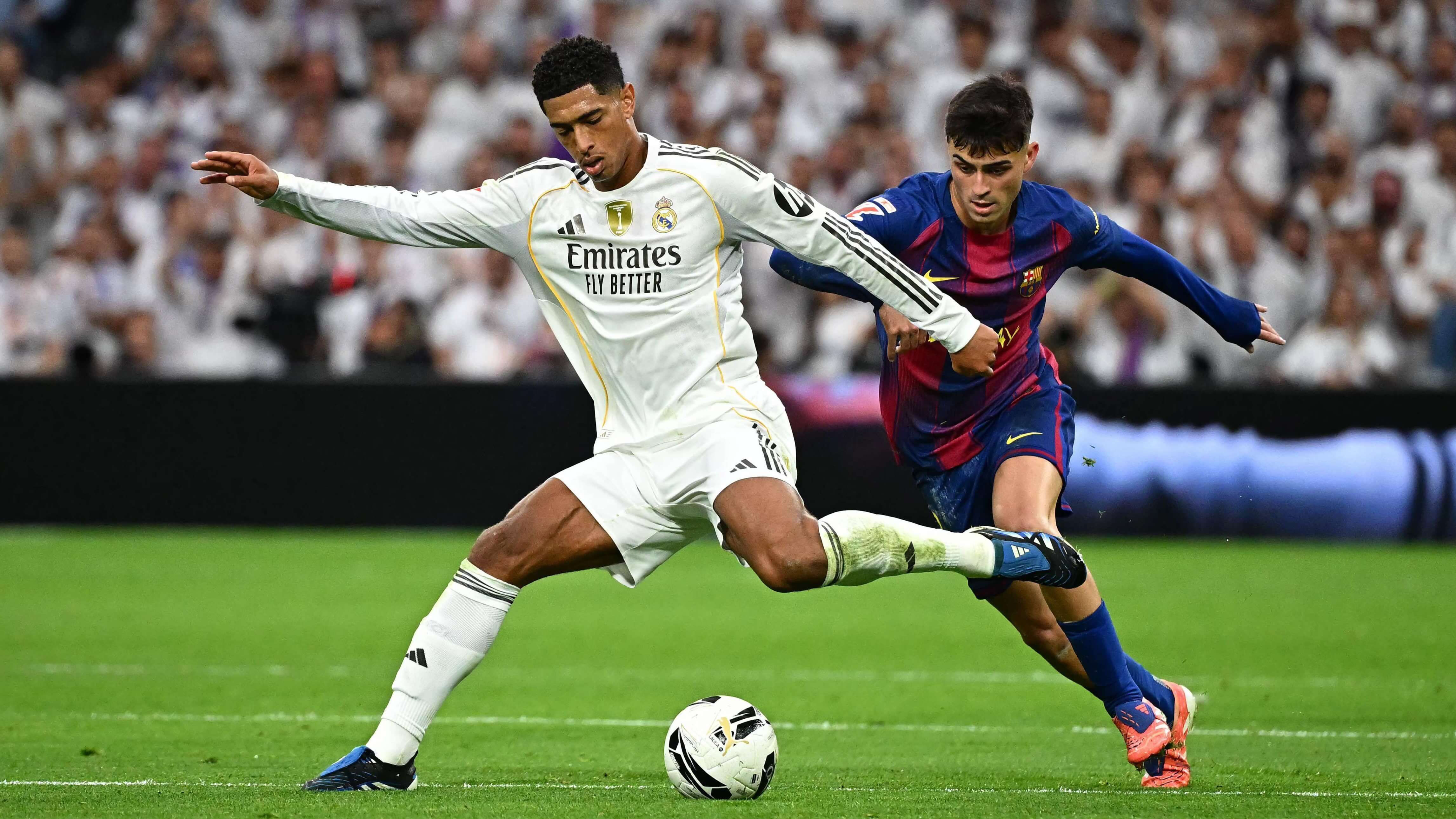  Jude Bellingham y Pedri González, en El Clásico Real Madrid - Barcelona.