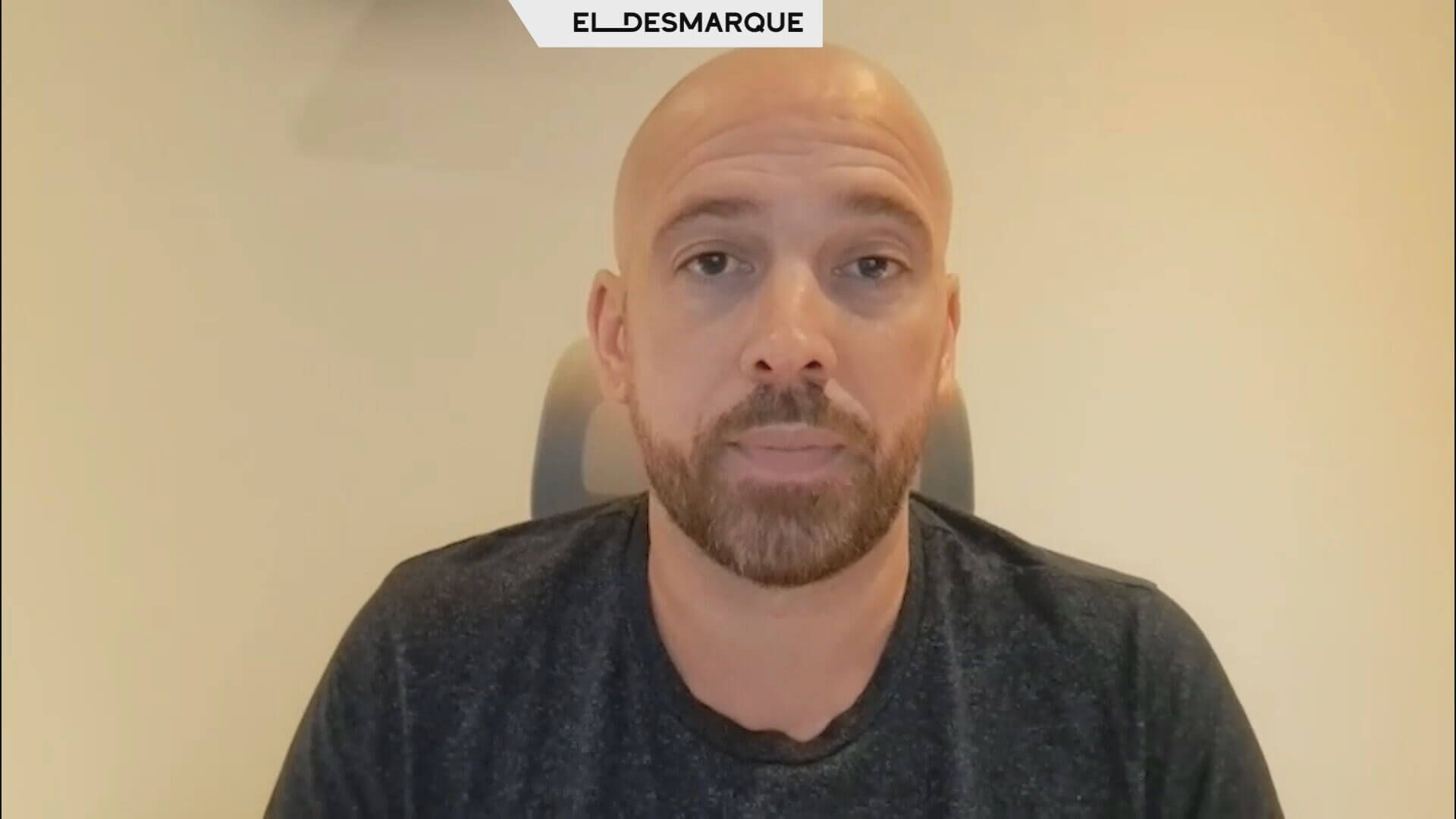  Mr. Asubío en ElDesmarque Stream.