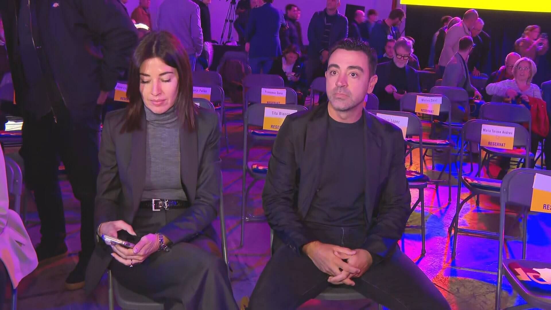 Xavi Hernández ha estado en el acto de Víctor Font, rival de Joan Laporta por la presidencia culé (ElDesmarque)