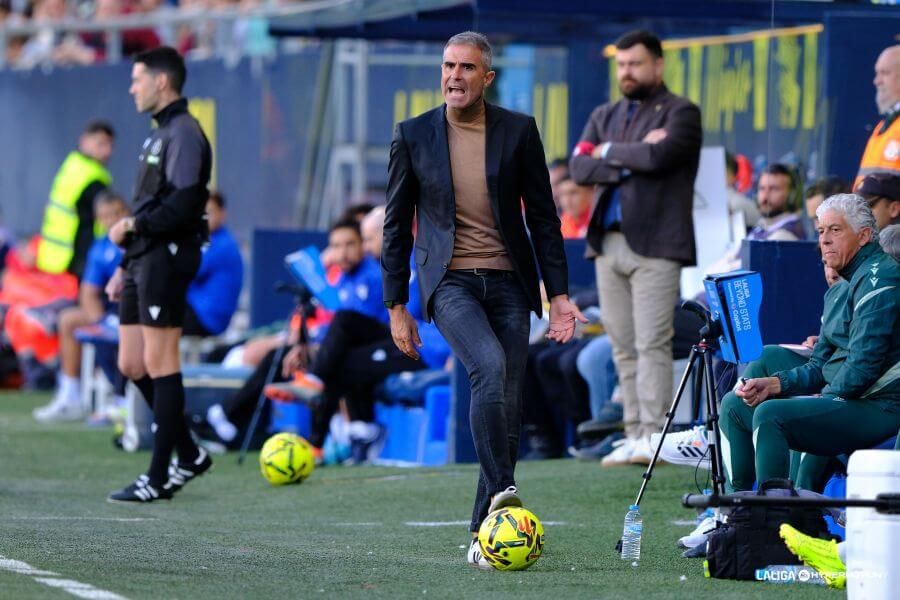 Gaizka Garitano, durante el Cádiz-Cultural Leonesa.
