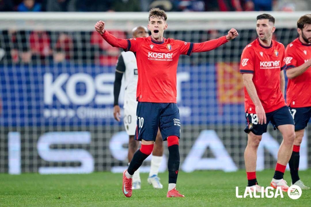  Aimar Oroz celebra uno de sus goles en el Osasuna-Valencia.