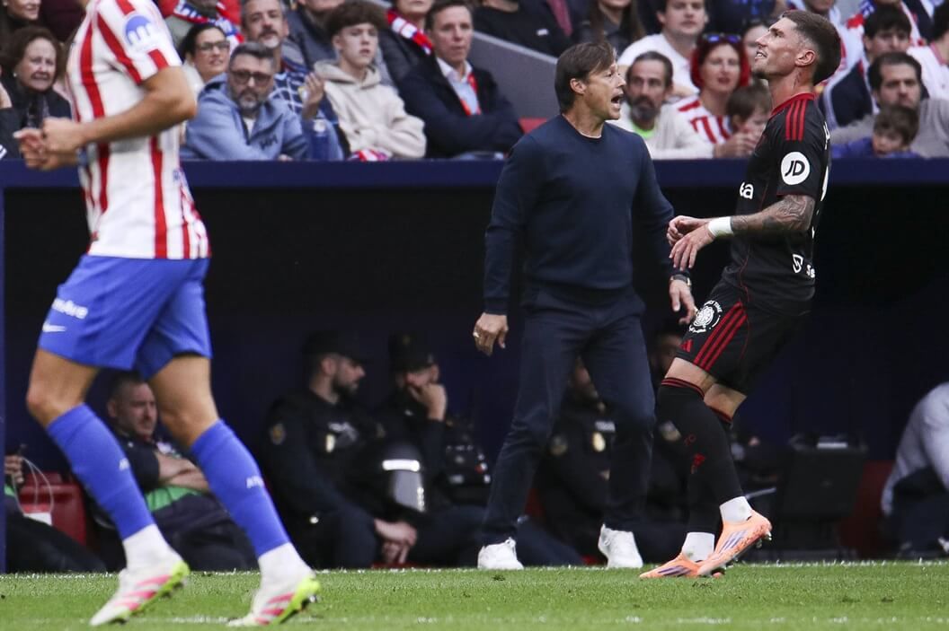  Matías Almeyda, en el Atlético-Sevilla.