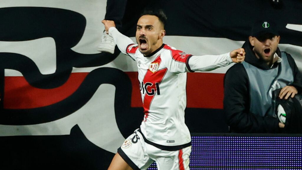 Álvaro García celebrando su gol contra el Lech Poznan (Fuente: EFE)