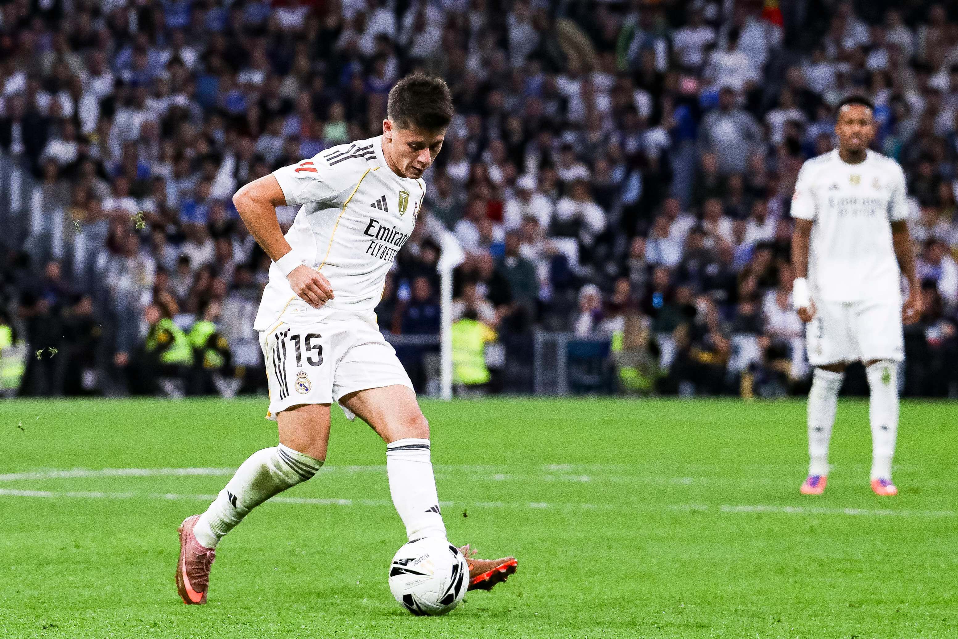  Arda Güler en el Clásico (Cordon Press)