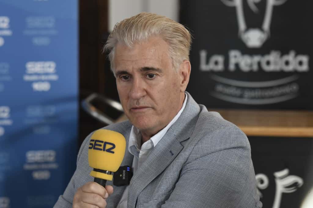  Antonio Cordón, en la tertulia de Radio Sevilla.