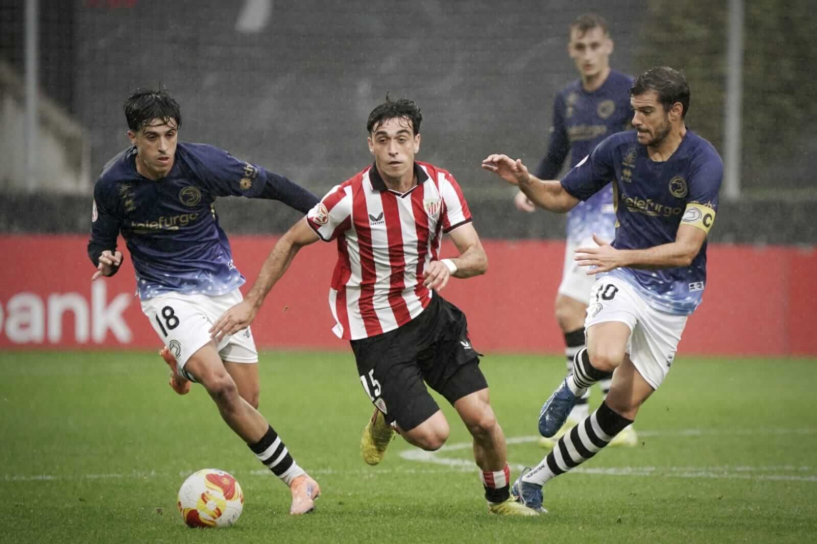  Iker Aldai, del Bilbao Athletic, ante Unionistas en Lezama.