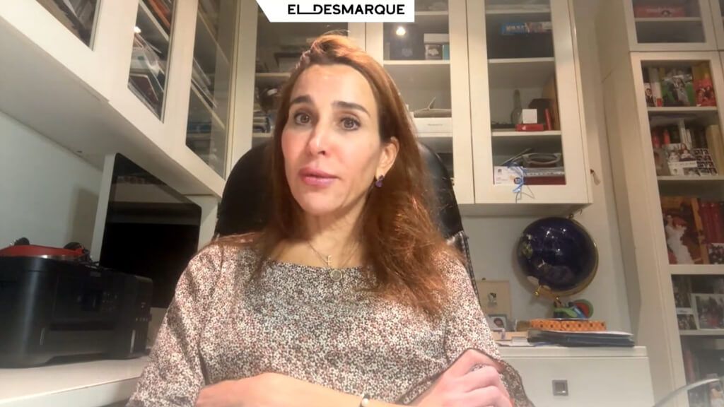  La Dra. Eva Guisantes, cirujana plástica, hablando sobre la intervención estética de las ciclistas profesionales