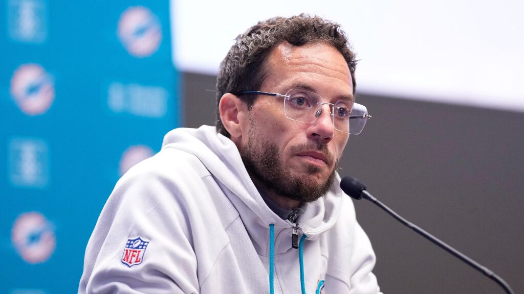 Mike McDaniel en la rueda de prensa de los Miami Dolphins (Cordon Press)