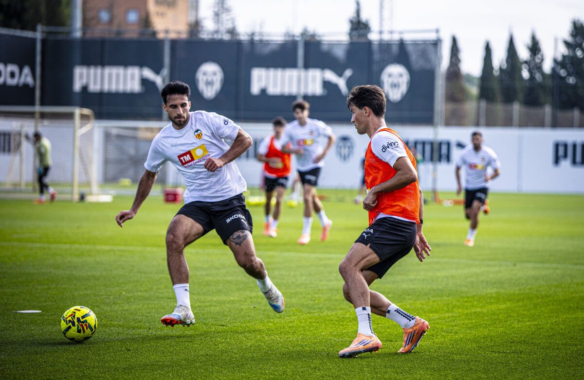  Entrenamiento del Valencia CF sin Hugo Duro ni Agirrezabala