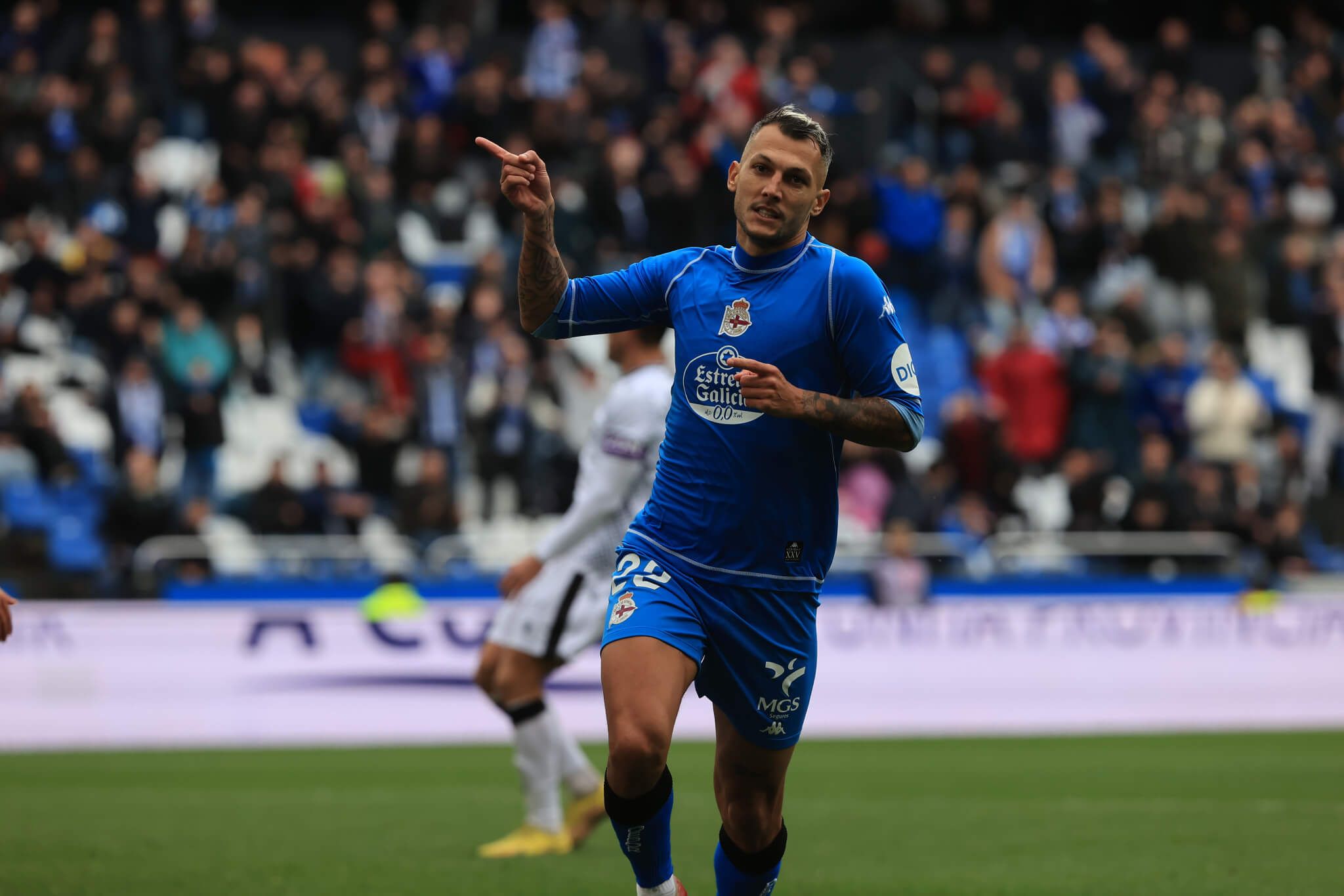 Stoichkov celebra su gol en el Deportivo-Ceuta.